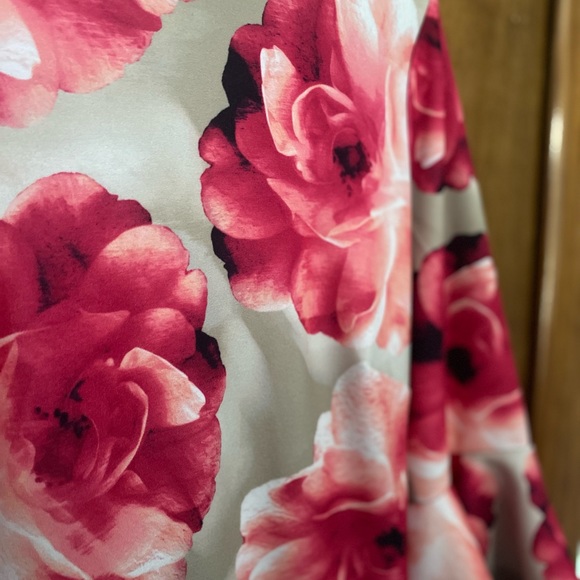 🌟Calvin Klein Floral Bell Sleeve Dress - Picture 9 of 11